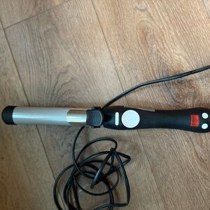 The Beachwaver Co. Silver and Black Hair Styling Tool